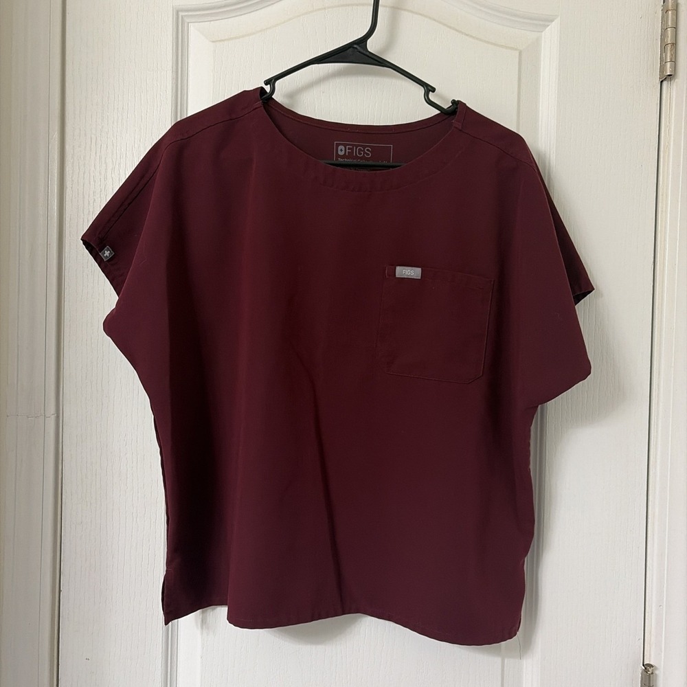FIGS Women's Arua Relaxed Crewneck Scrub Top Burgundy Size Medium #1000559